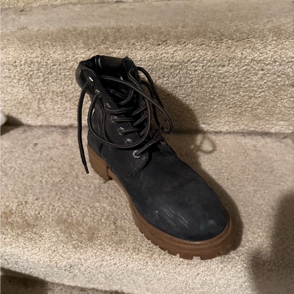 RED TAPE 6in Boots - Picture 2 of 3